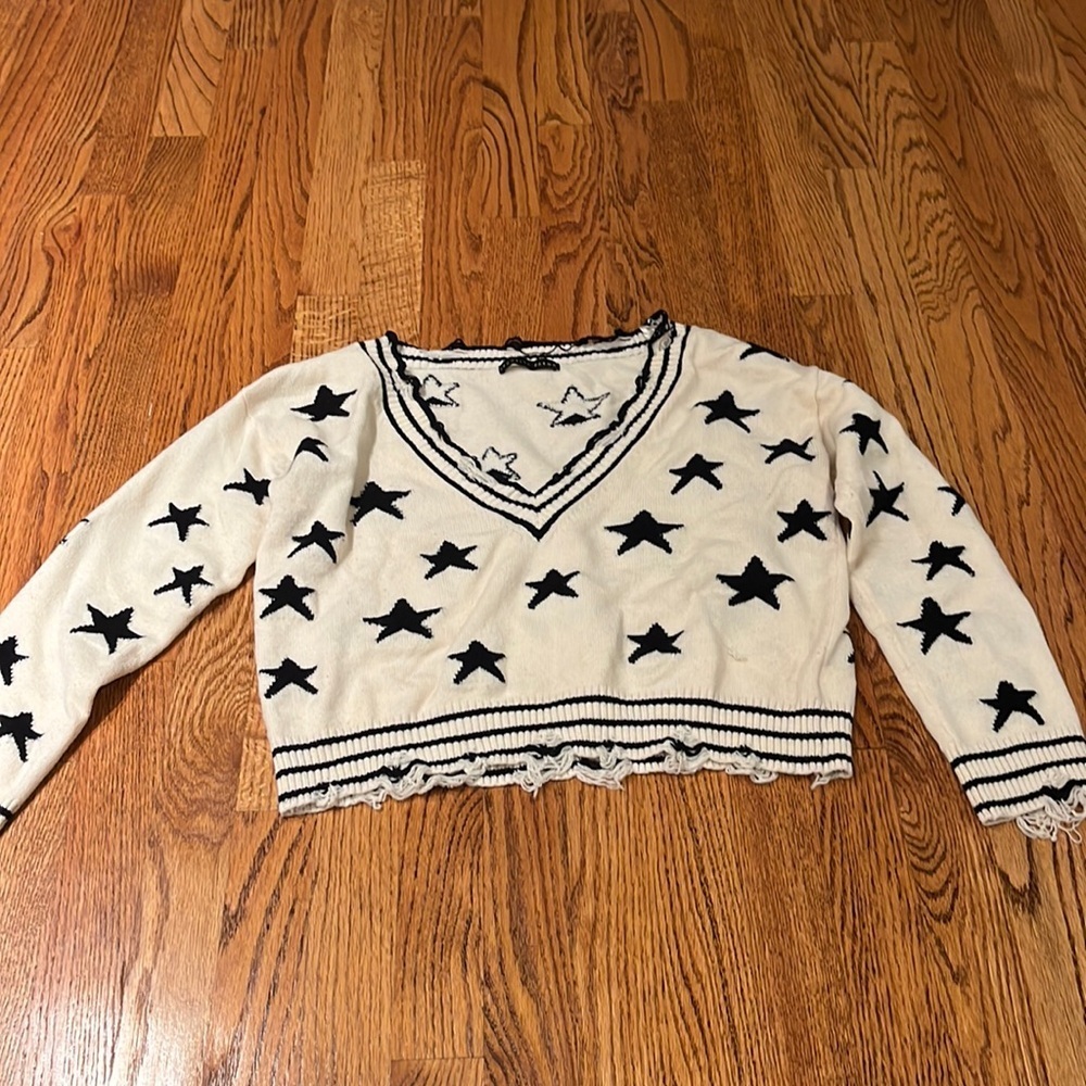 Brooklyn Karma Woman’s V Neck Star Sweater Size S